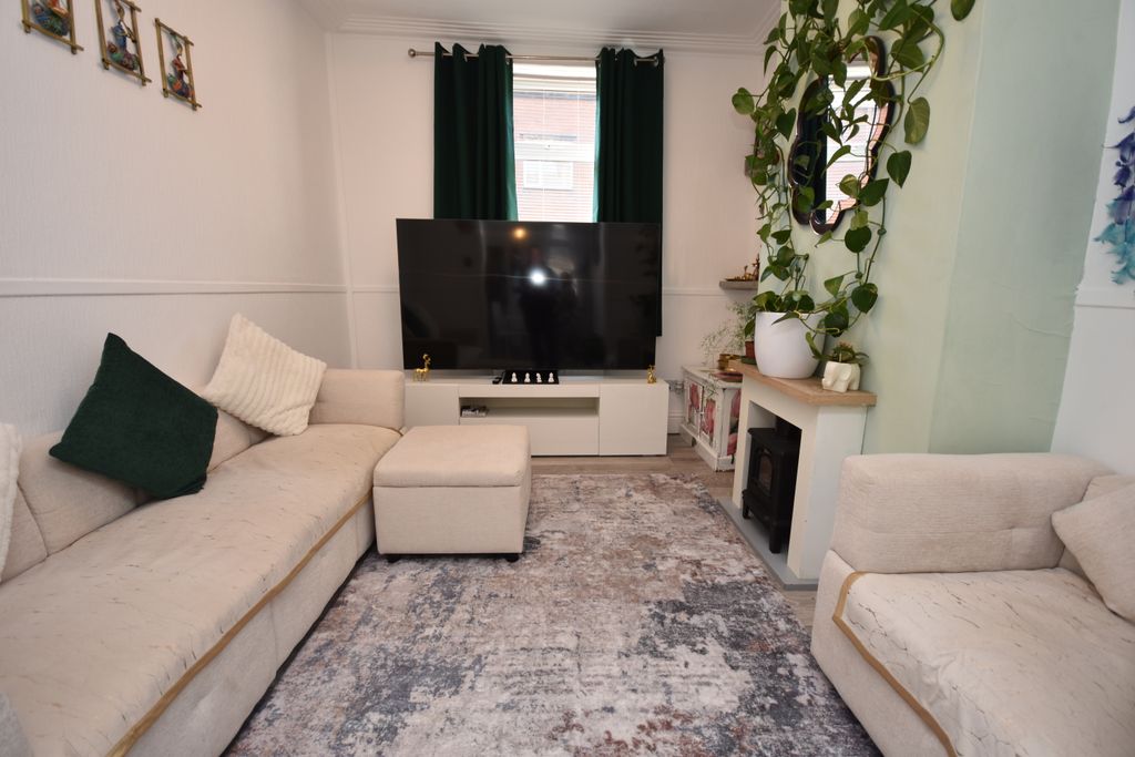 Property photo 3 of 14
