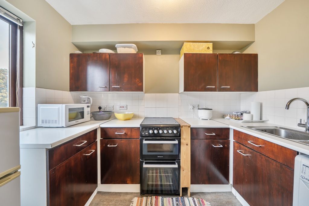 Property photo 3 of 11 4891464