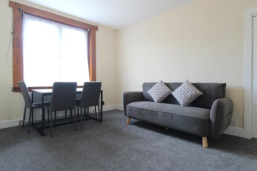 Property photo 1 of 7 Lounge