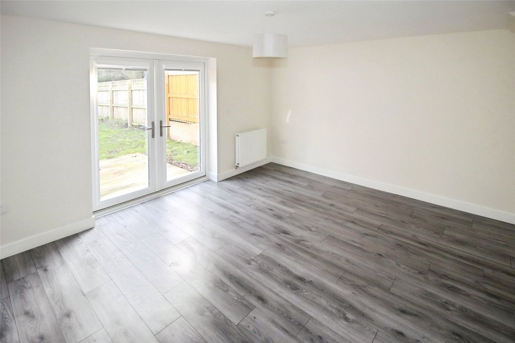 Property photo 3 of 11 Picture No. 02