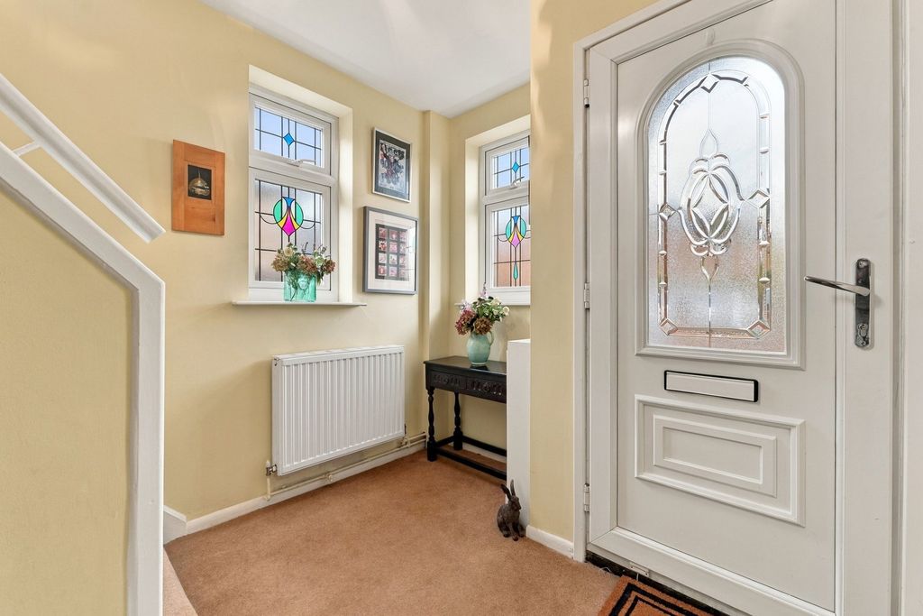 Property photo 2 of 26