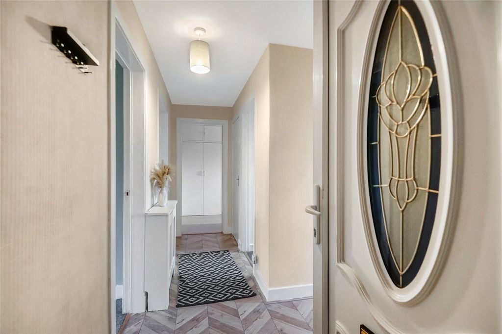 Property photo 3 of 11 Picture No. 02