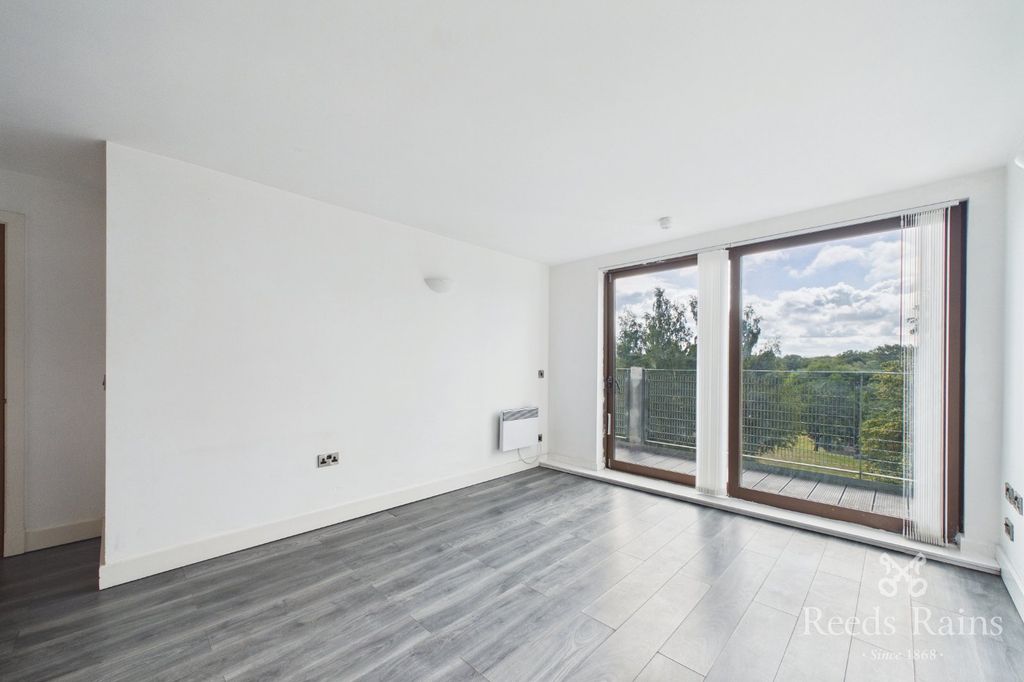 Property photo 3 of 12 Picture No. 13
