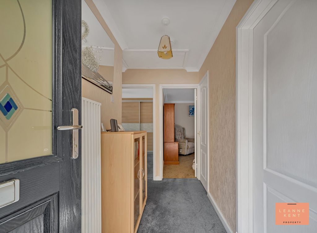 Property photo 2 of 29