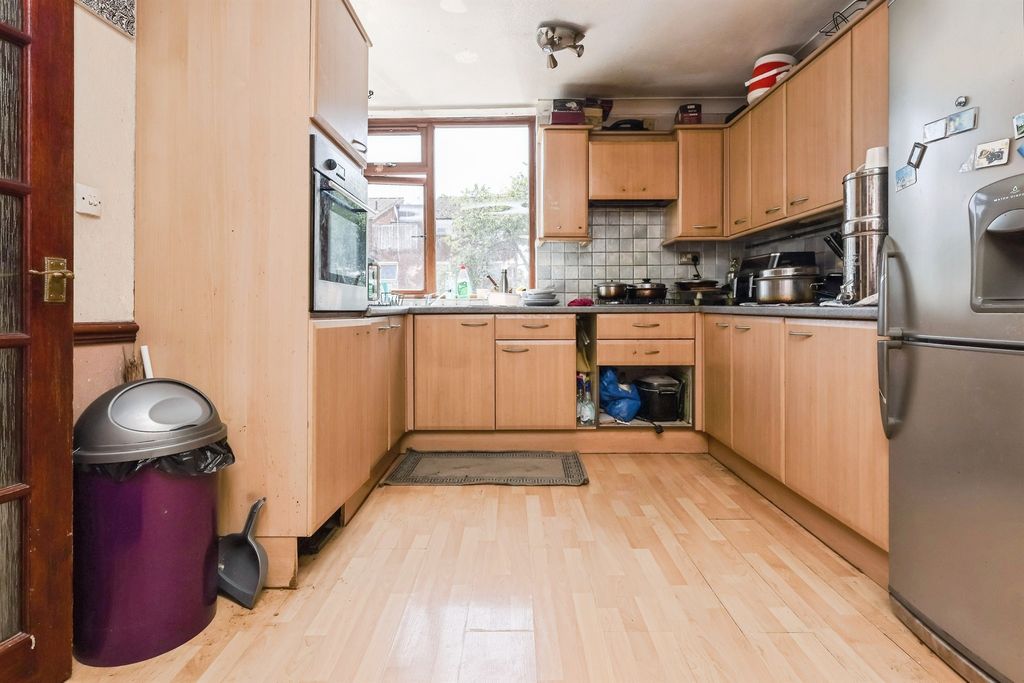 Property photo 2 of 12
