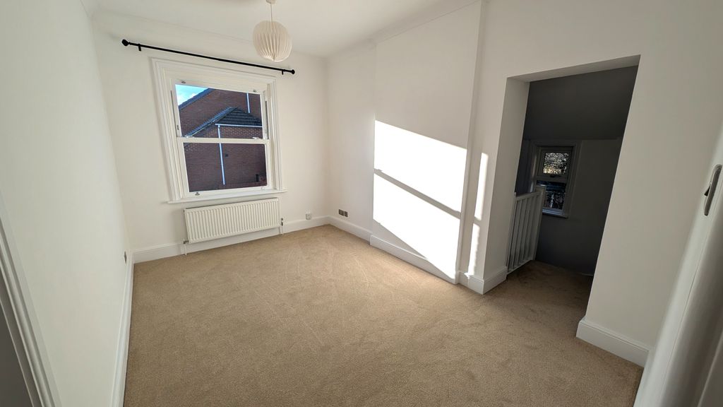 Property photo 2 of 10 Lounge 5