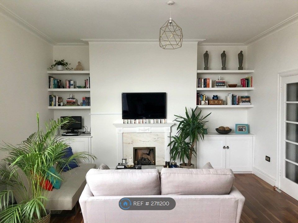 Property photo 1 of 12 Living Room