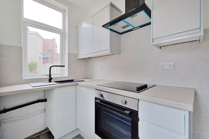 Property photo 2 of 31 Kitchen