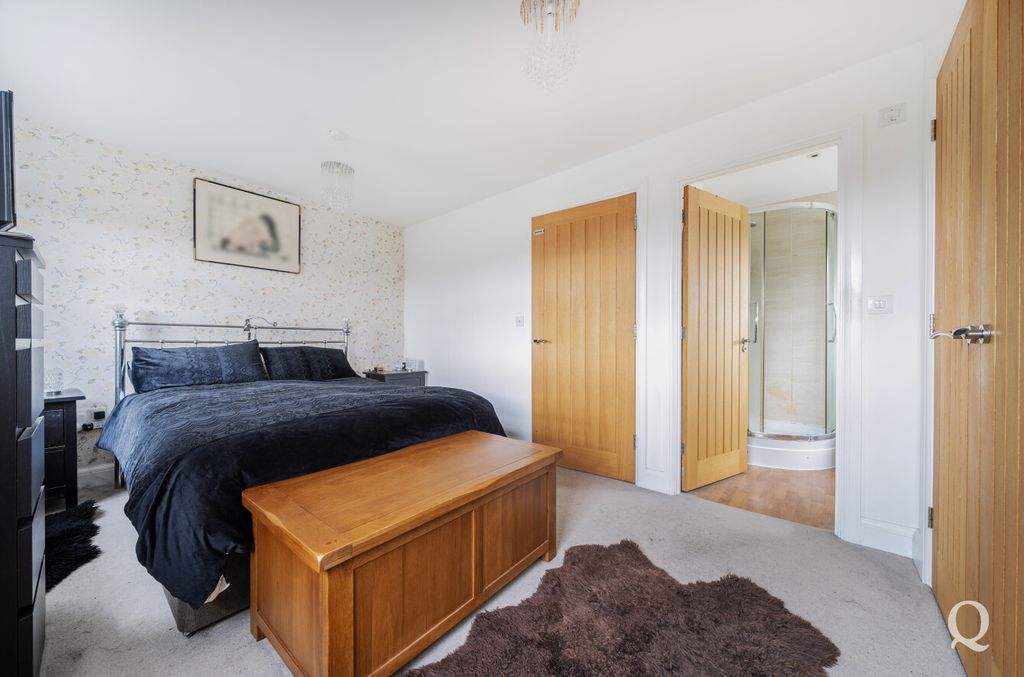 Property photo 2 of 20 d44060Aa-9Ad7-46B...
