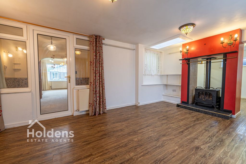 Property photo 3 of 37