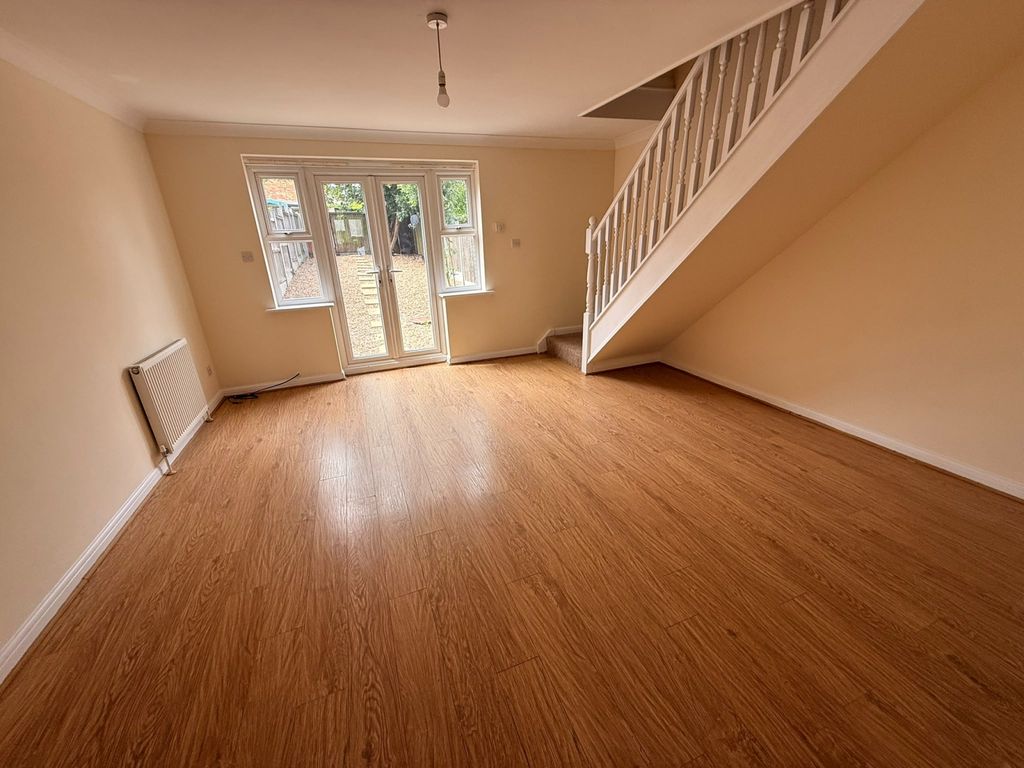 Property photo 2 of 8 Gallery