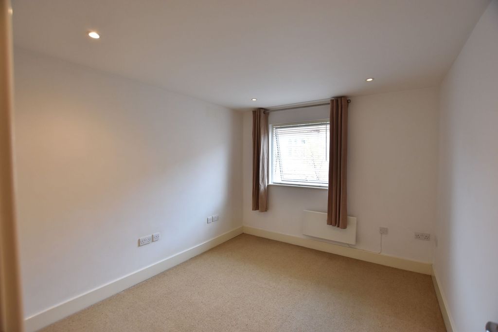 Property photo 3 of 9 Bedroom