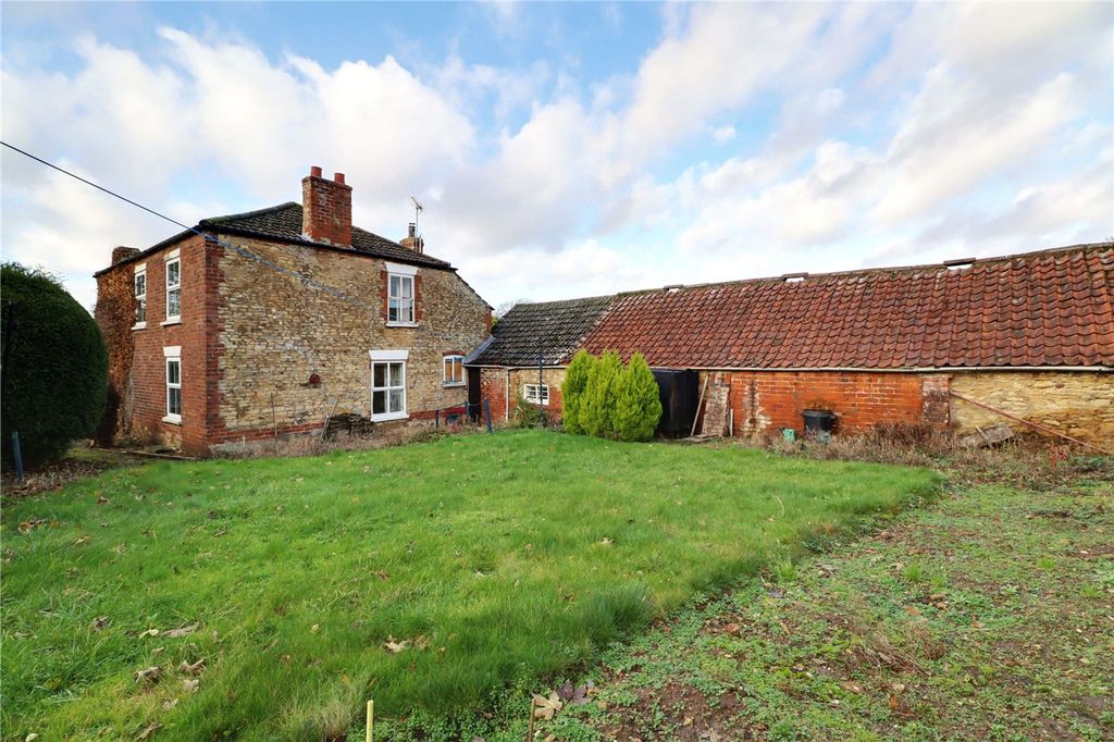 Property photo 3 of 30 Picture No. 02