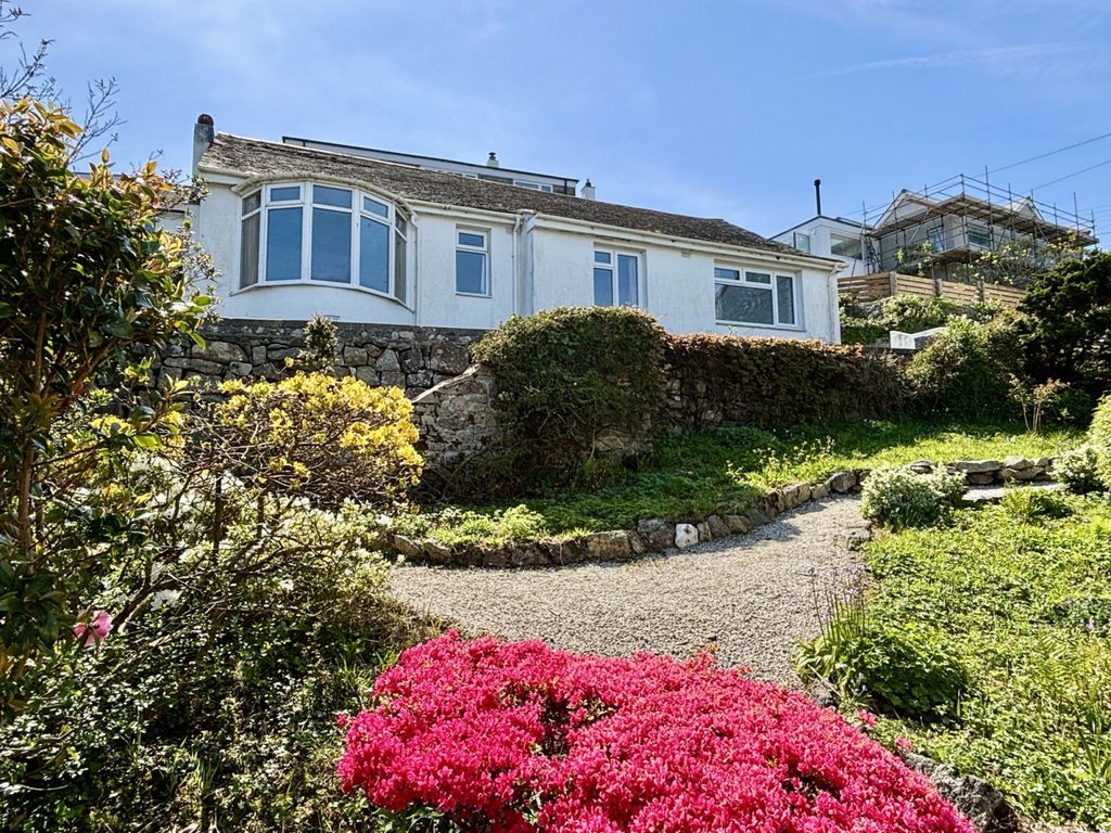 Property photo 1 of 16 3 Bedroom Detached Bungalow For Sale