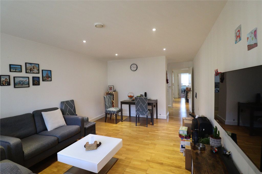 Property photo 2 of 9 Picture No. 23