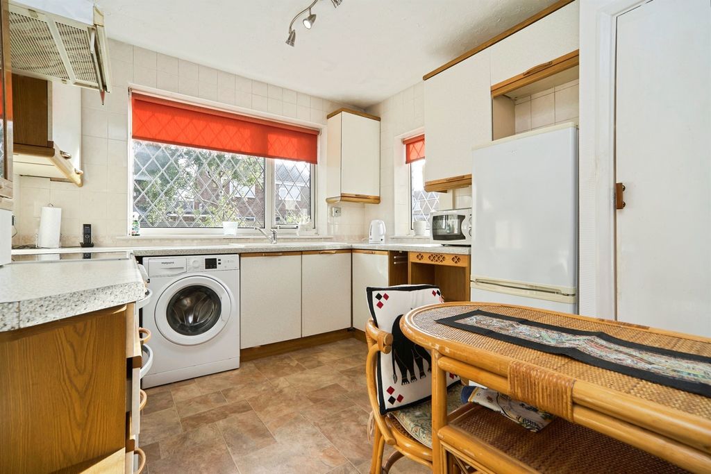 Property photo 3 of 12