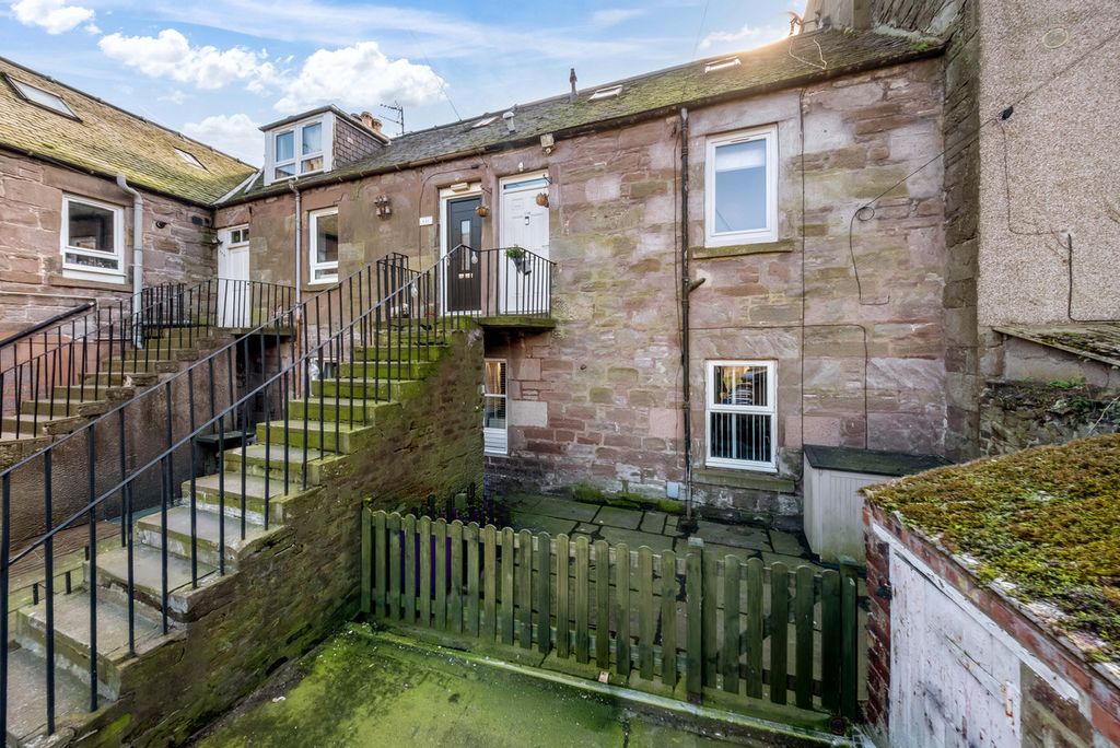 Property photo 1 of 28