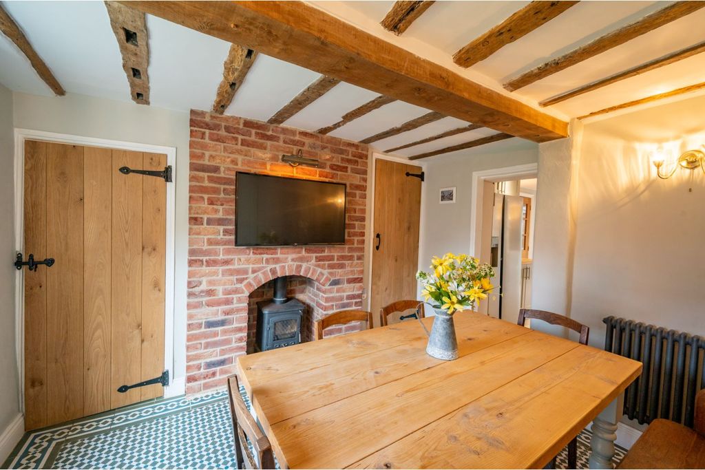 Property photo 2 of 24