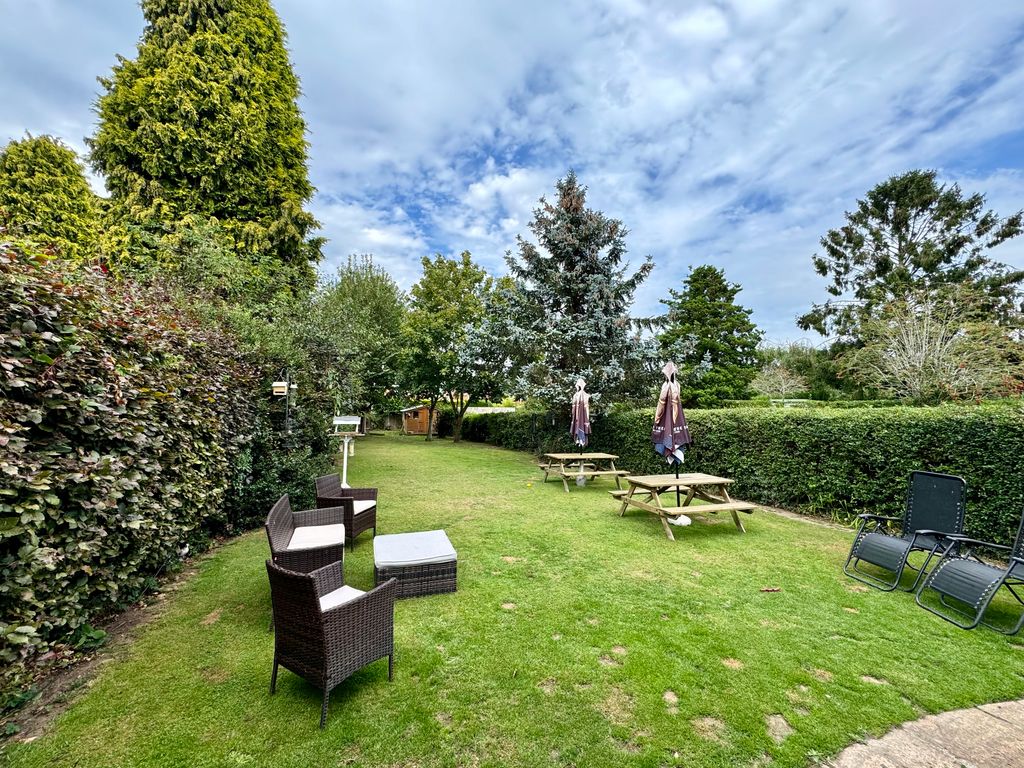 Property photo 3 of 16 Garden