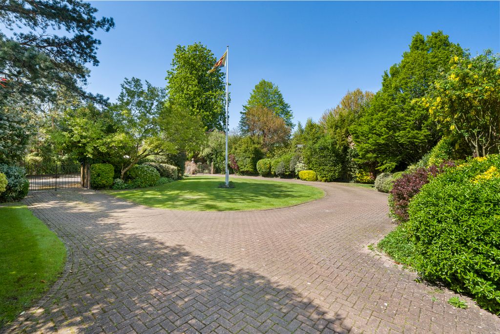 Additional image 24 of 10 bed property for saleChauntry Road, Bray, Maidenhead SL6