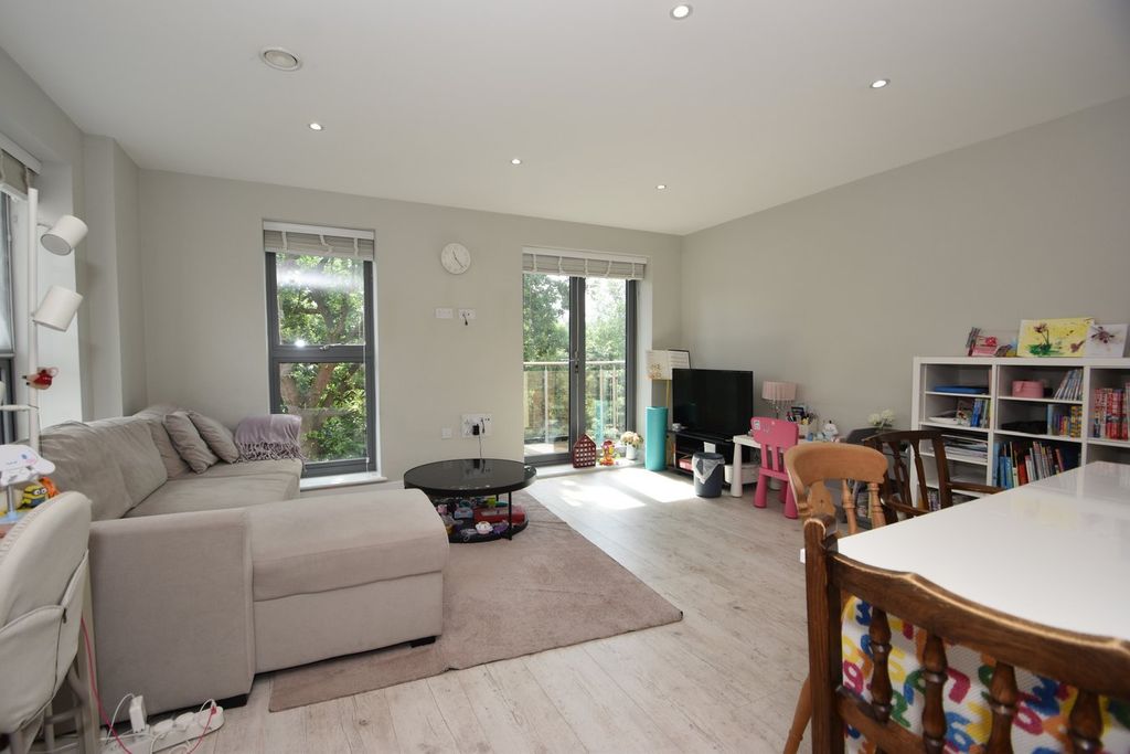 Property photo 3 of 7