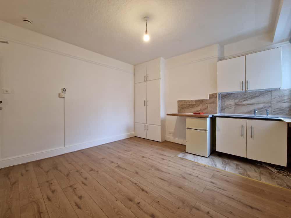 Property photo 2 of 7 Room