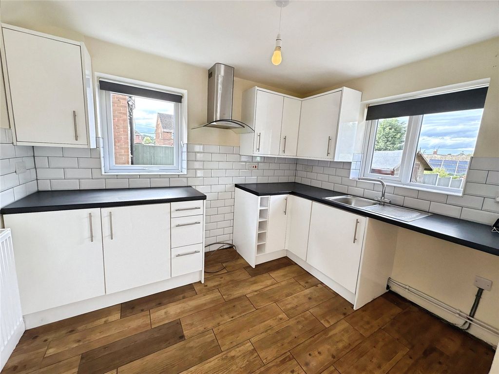 Property photo 2 of 12 Kitchen