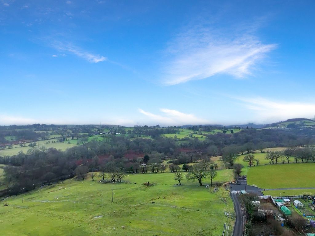 Property photo 2 of 28