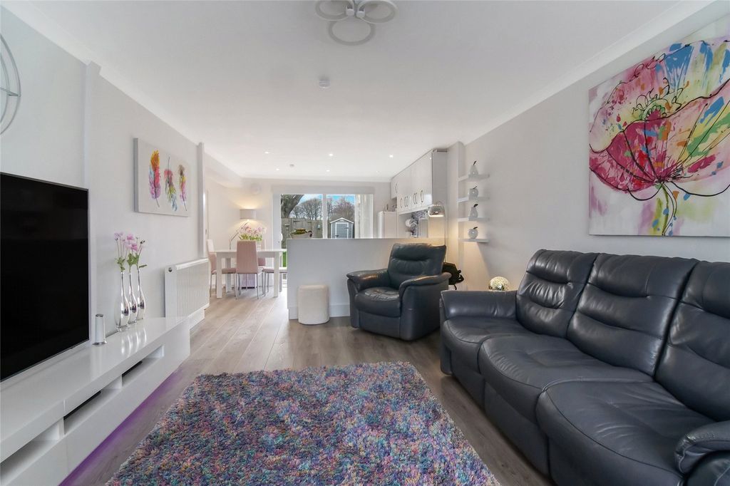 Property photo 2 of 21 Picture No. 12