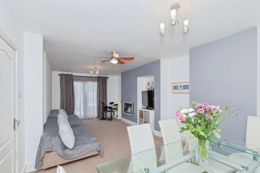 Property photo 3 of 10 Pbox-Img.Jpg
