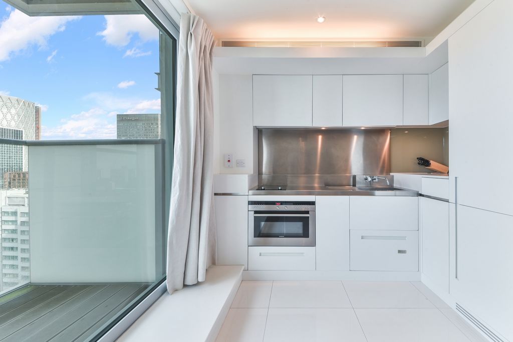 Property photo 3 of 15 Kitchen