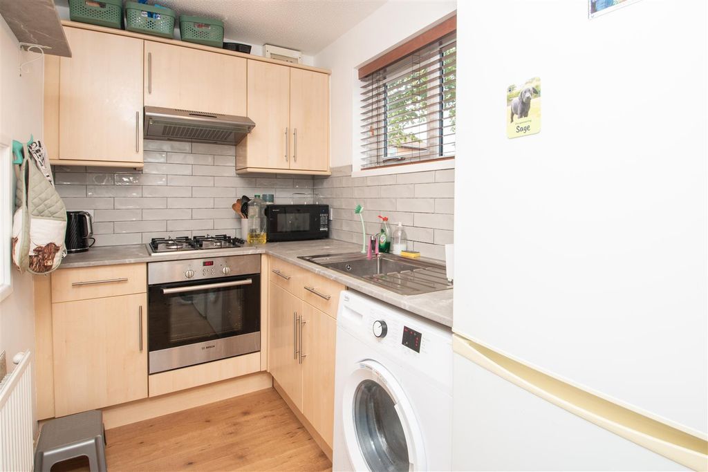Property photo 2 of 10 93Che_4.Jpg