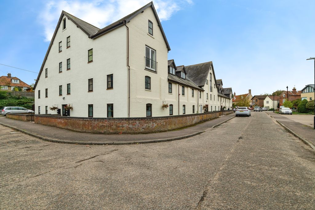 Property photo 1 of 19 Front