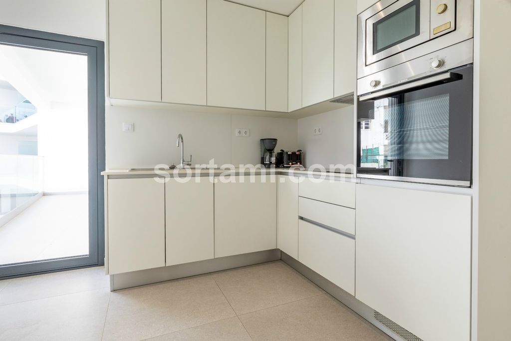 Property photo 3 of 31