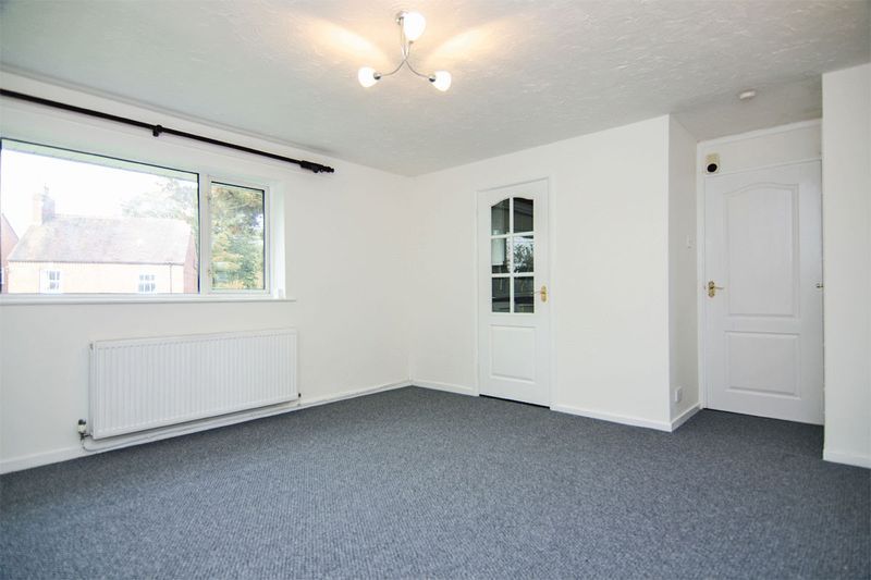 Property photo 3 of 9 Photo 8