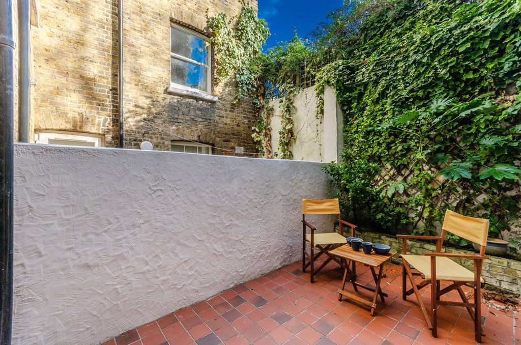 Property photo 2 of 10