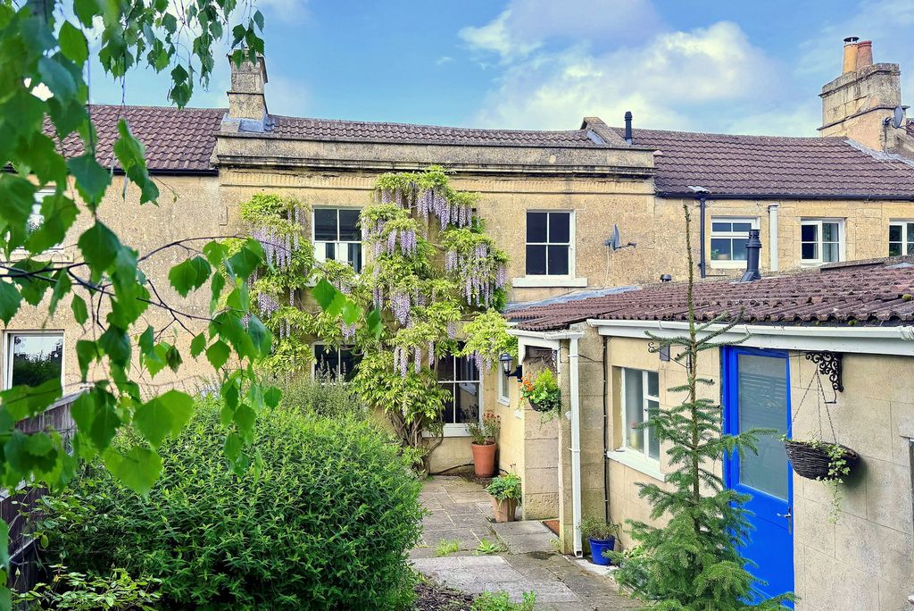 Property photo 1 of 18