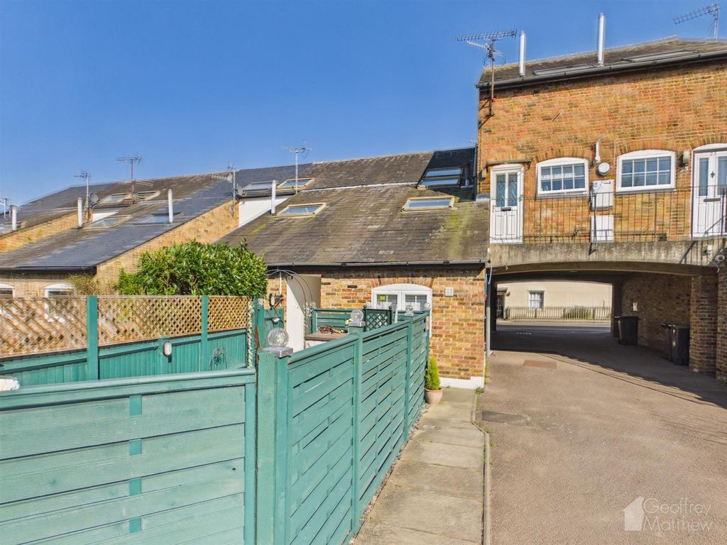 Property photo 2 of 14