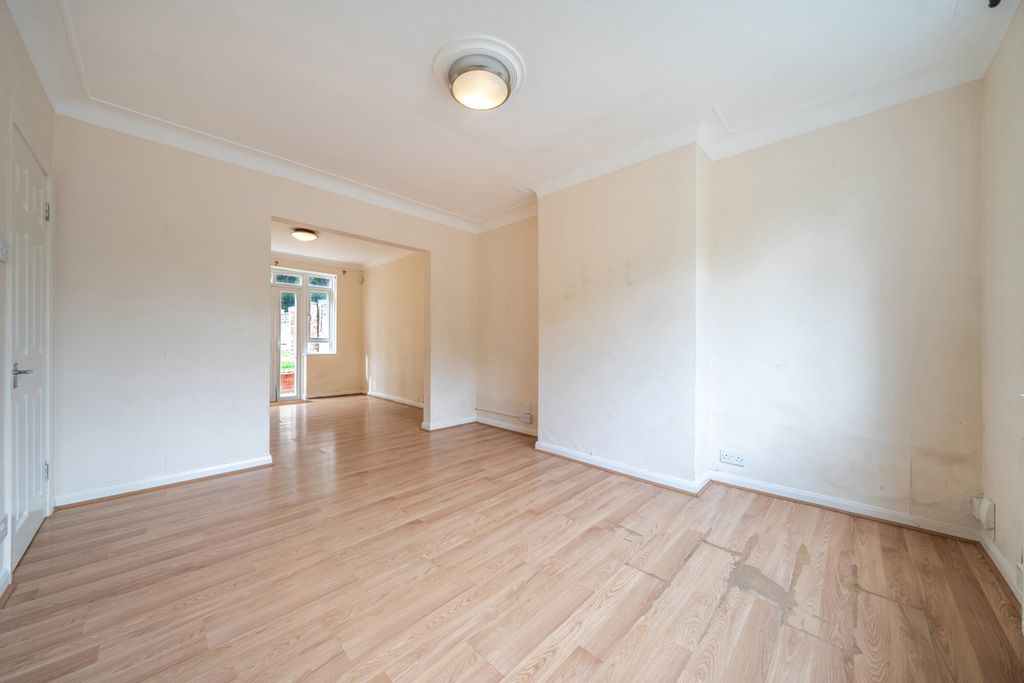 Property photo 2 of 19 1521705-14-6Aa7d9...
