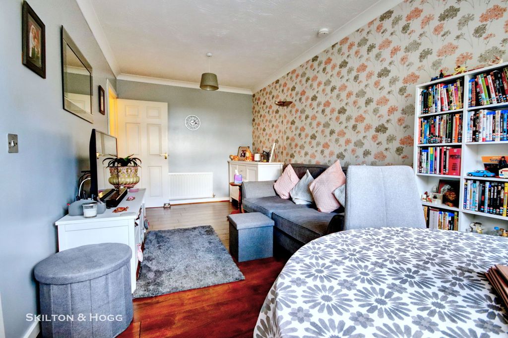 Property photo 3 of 7