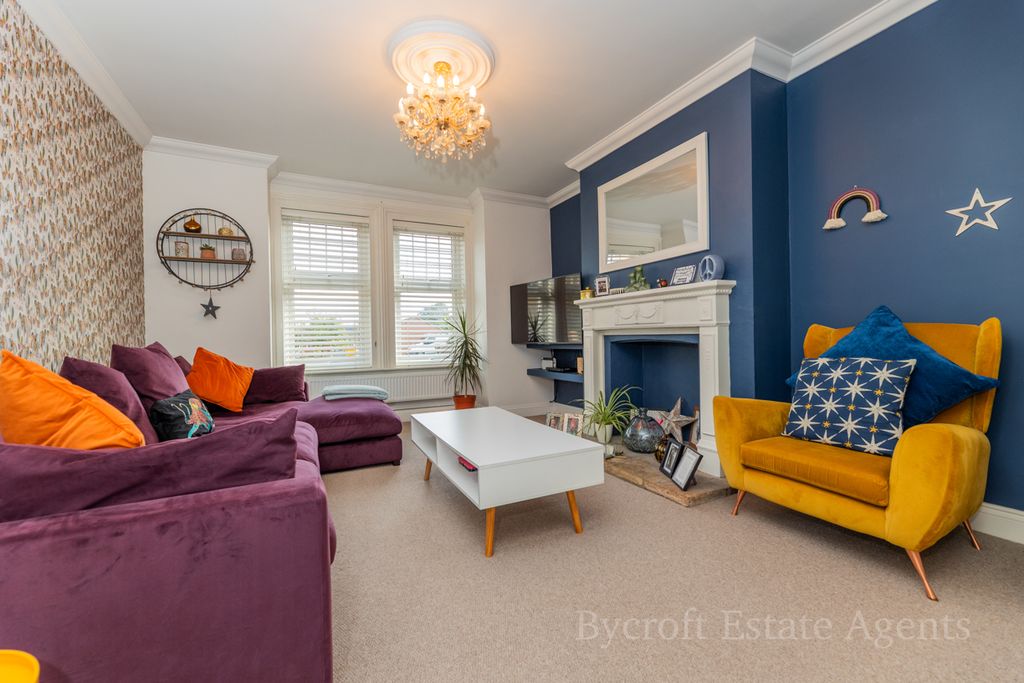 Property photo 3 of 26