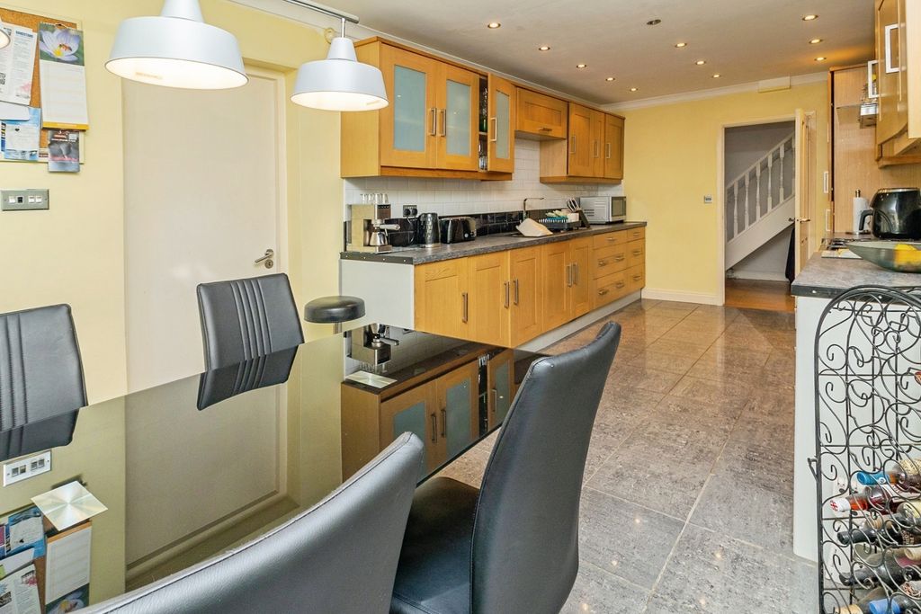 Additional image 6 of 4 bed detached house for saleFaulkners Way, Leighton Buzzard, Bedfordshire LU7