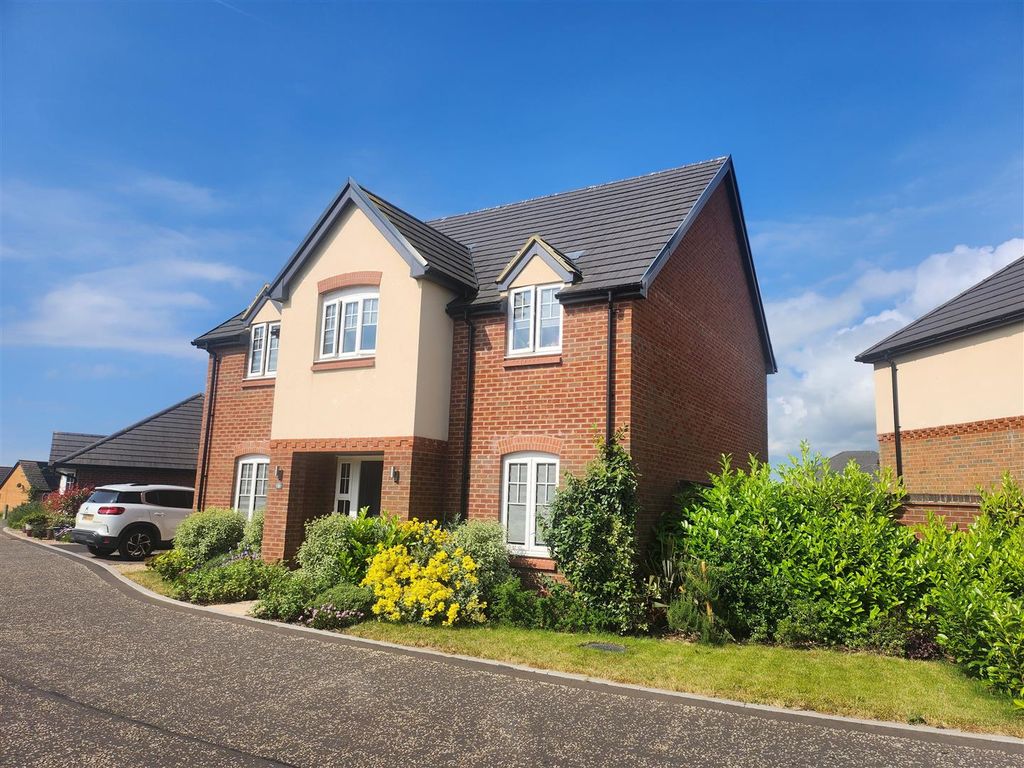 Property photo 2 of 51