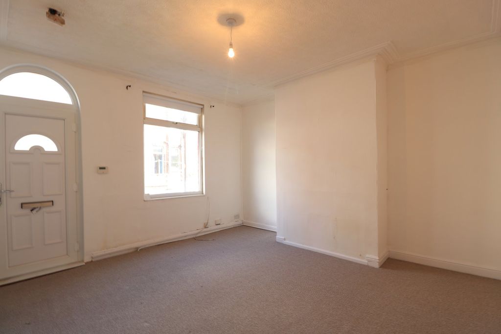 Property photo 3 of 10 Picture No. 05