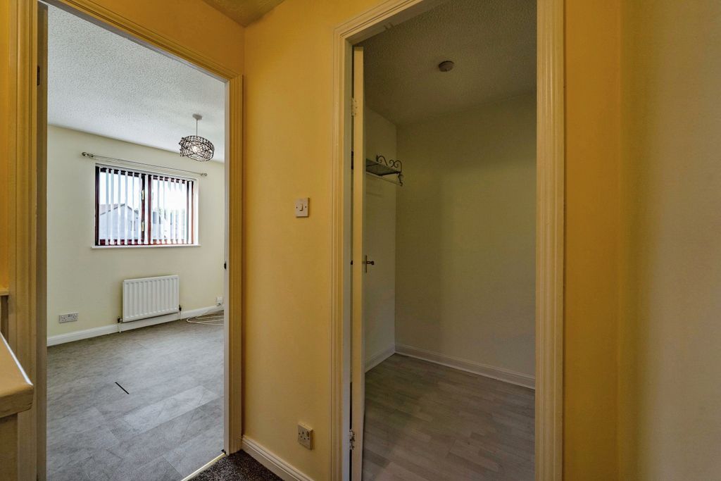 Property photo 3 of 22