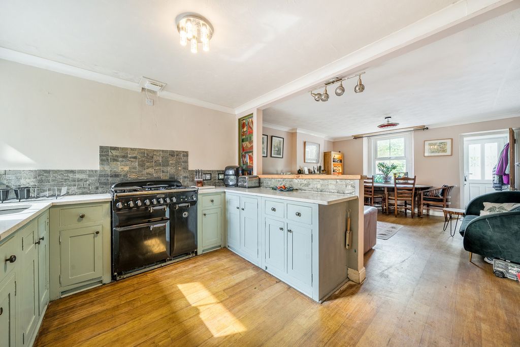 Property photo 3 of 7