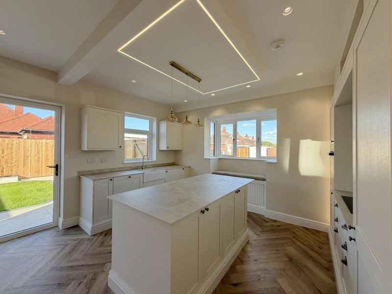 Property photo 3 of 38 Modern Fitted Kitchen