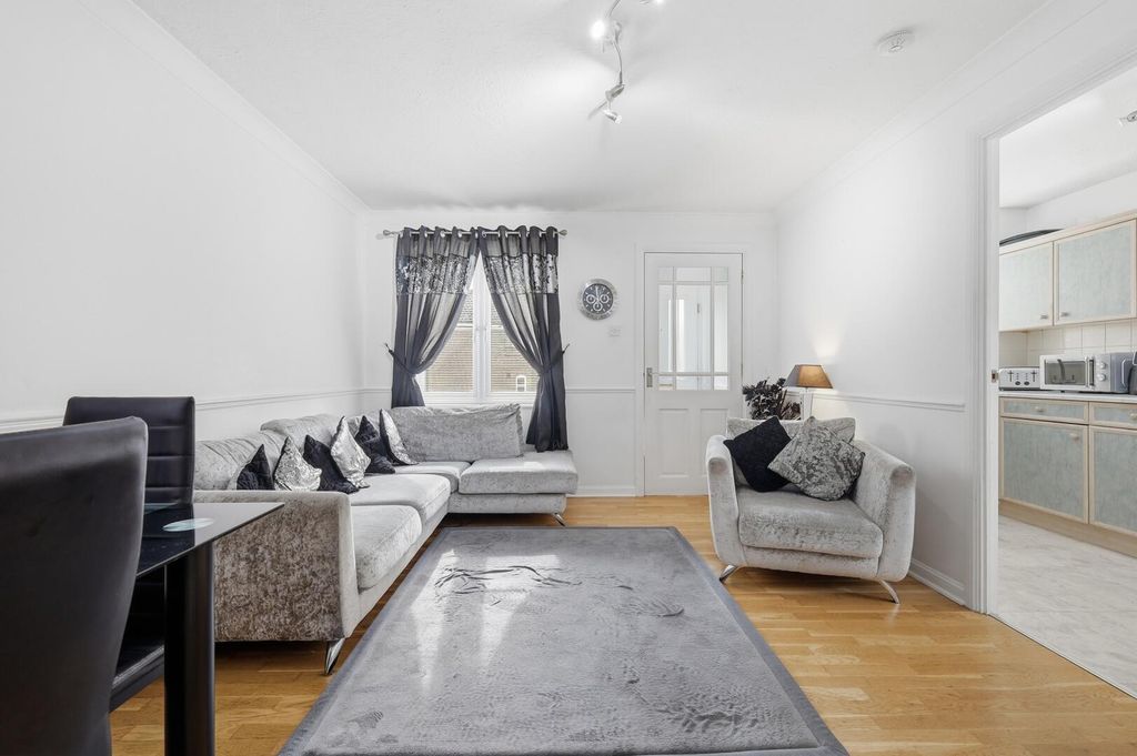 Property photo 2 of 17 Living Room