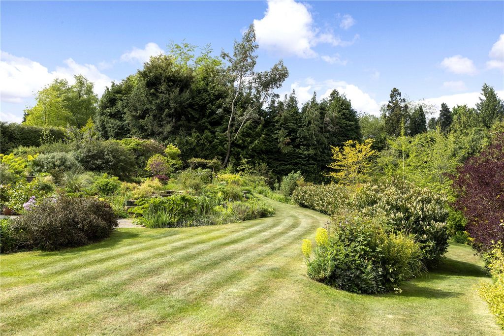 Property photo 3 of 21 Garden