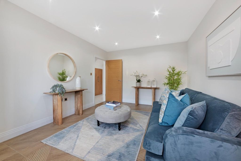 Property photo 1 of 13 A704c86d-8E9E-446F-B285-cd95c52cd720.Jpg